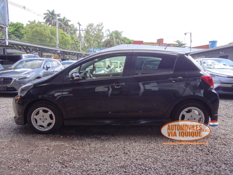 
								TOYOTA NEW VITZ AÑO 2016 full									