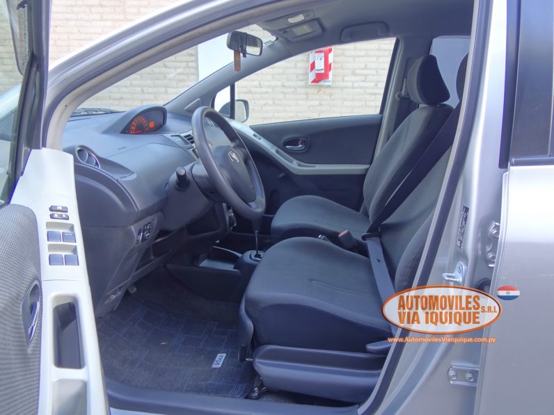 
								TOYOTA NEW VITZ AÑO 2010 full									