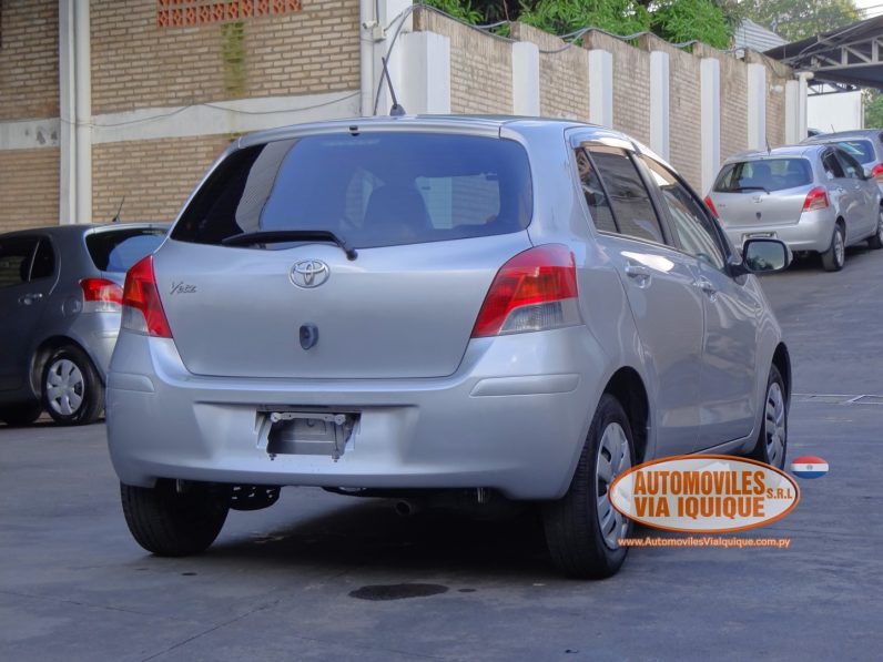 
								TOYOTA NEW VITZ AÑO 2010 full									