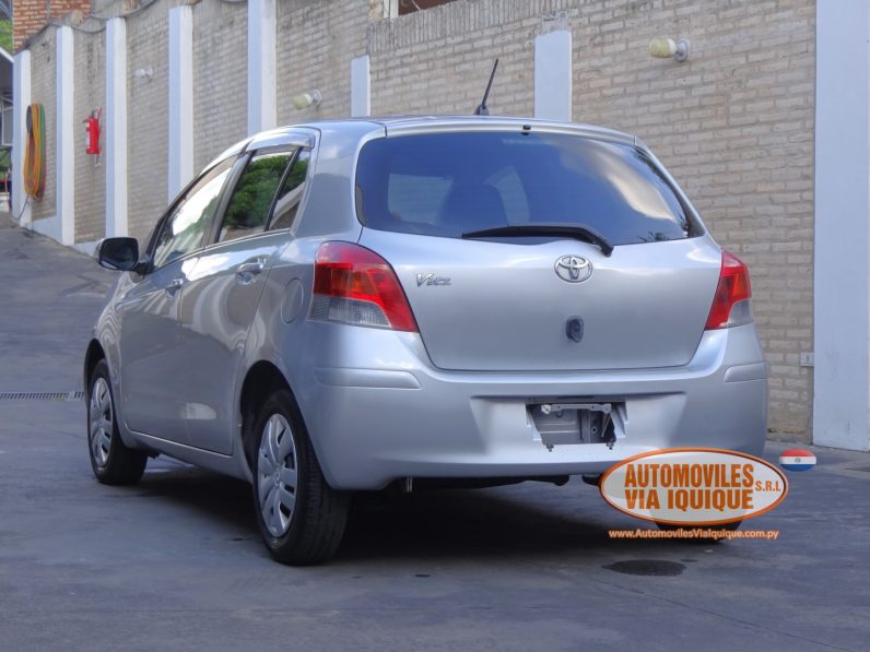 
								TOYOTA NEW VITZ AÑO 2010 full									