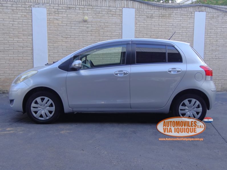 
								TOYOTA NEW VITZ AÑO 2010 full									