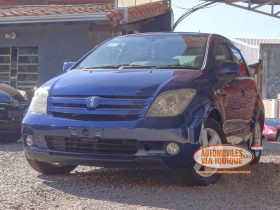 TOYOTA IST AÑO 2004