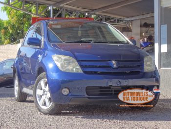 TOYOTA IST AÑO 2004