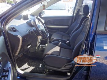 TOYOTA IST AÑO 2004