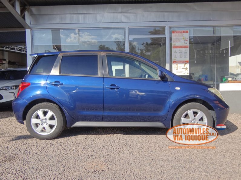 
								TOYOTA IST AÑO 2004 full									