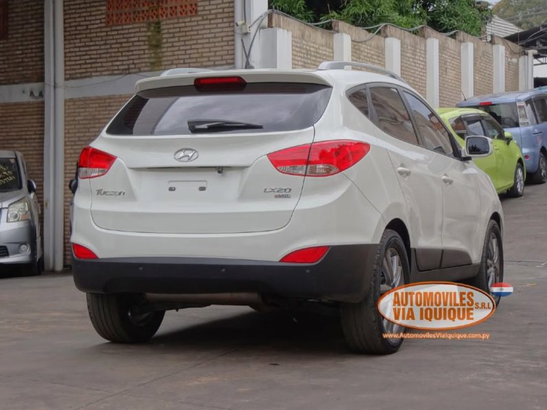 
								Hyundai Tucson full									
