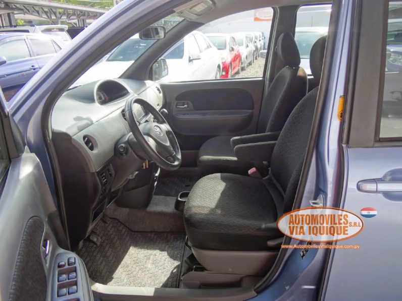 
								Toyota Sienta full									