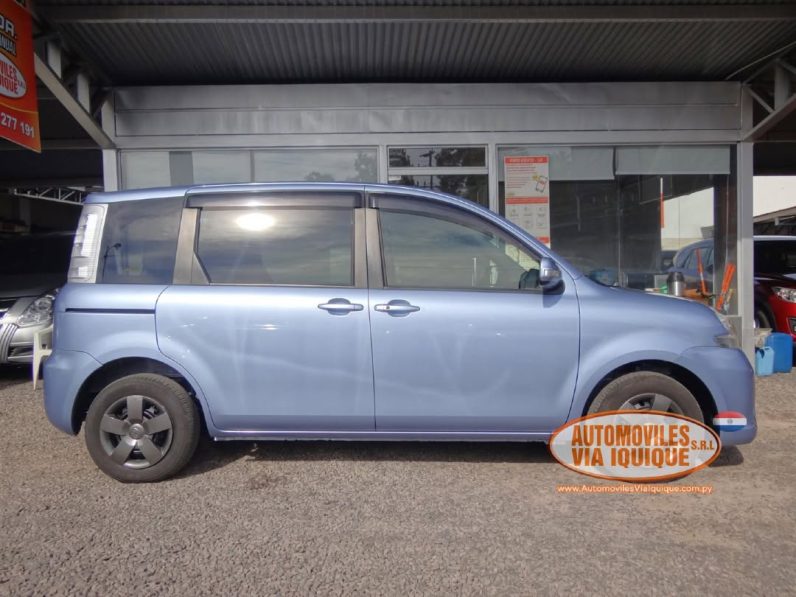 
								Toyota Sienta full									