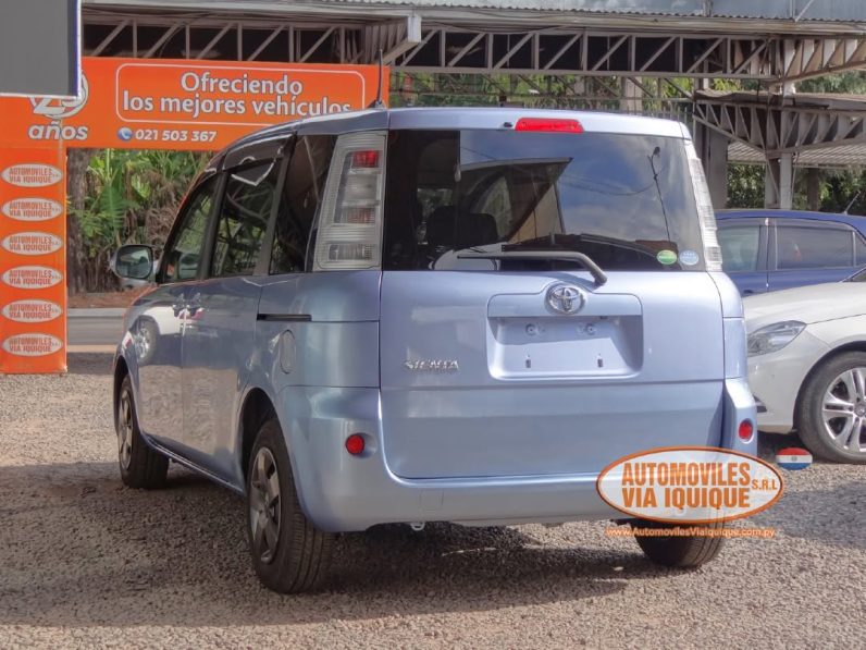 
								Toyota Sienta full									