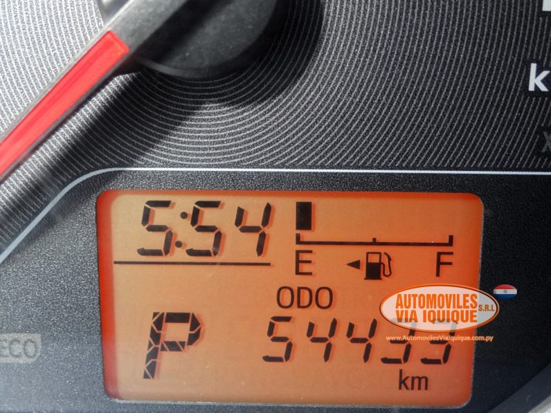 
								TOYOTA VITZ AÑO 2013 full									