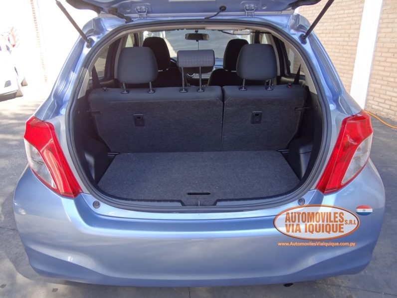 
								TOYOTA VITZ AÑO 2013 full									