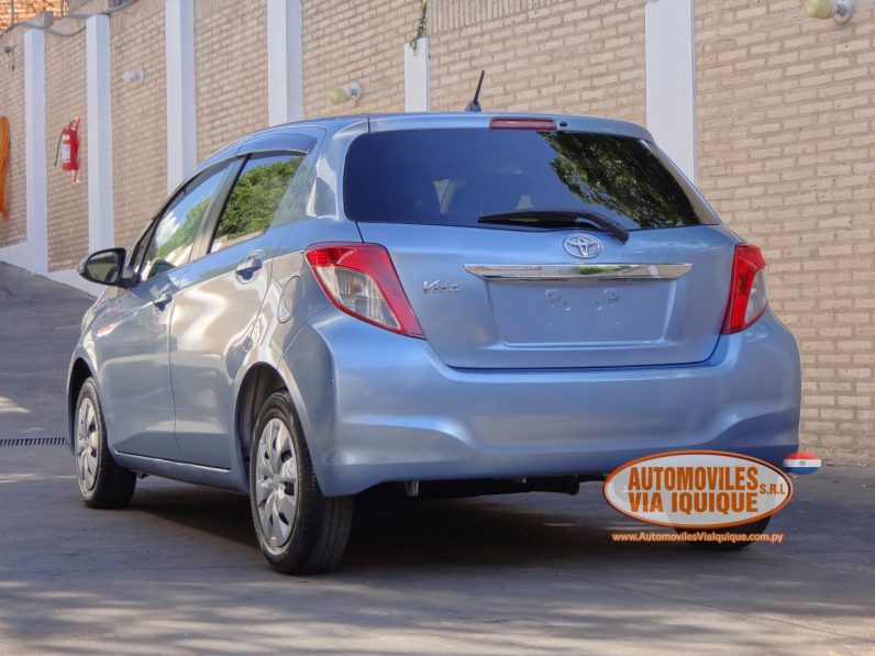 
								TOYOTA VITZ AÑO 2013 full									