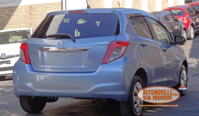 
								TOYOTA VITZ AÑO 2013 full									