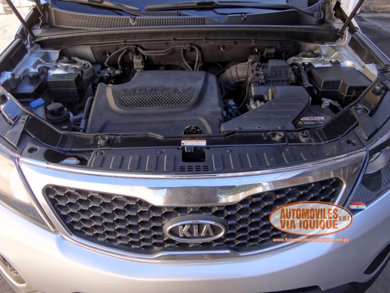 
								KIA SORENTO AÑO 2010 full									