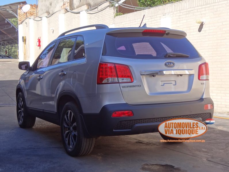 
								KIA SORENTO AÑO 2010 full									