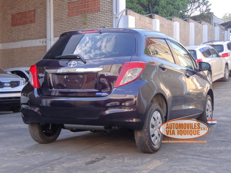 
								TOYOTA VITZ AÑO 2014 full									