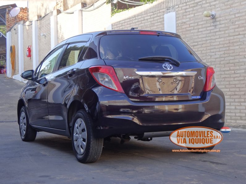 
								TOYOTA VITZ AÑO 2014 full									
