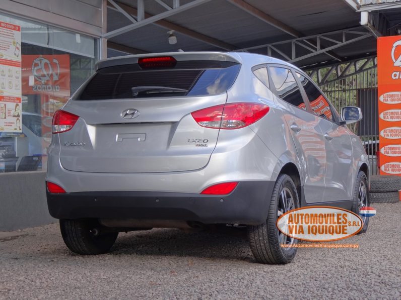 
								HYUNDAI TUCSON AÑO 2012 full									