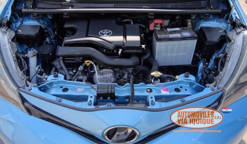 
								TOYOTA VITZ AÑO 2015 full									