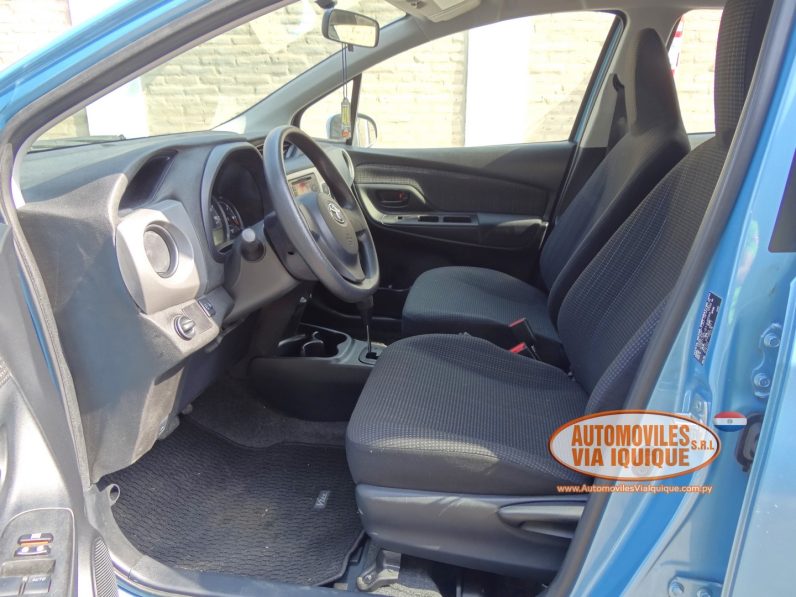 
								TOYOTA VITZ AÑO 2015 full									