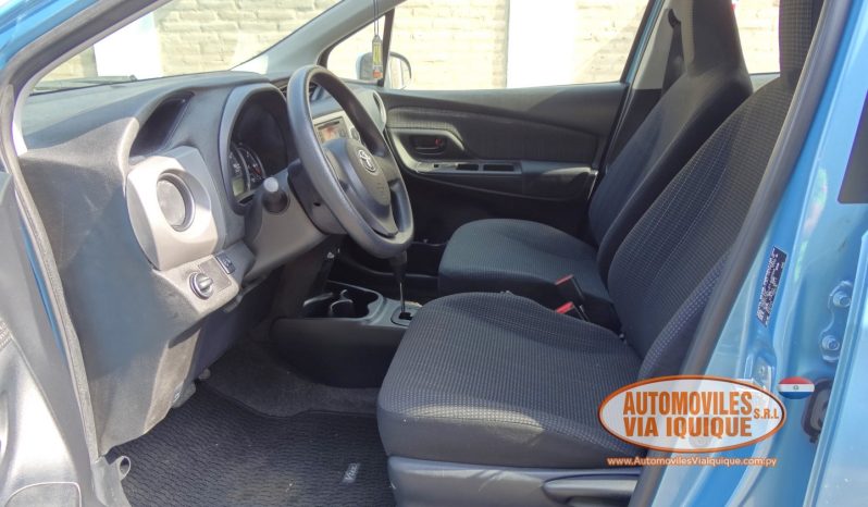 
								TOYOTA VITZ AÑO 2015 full									