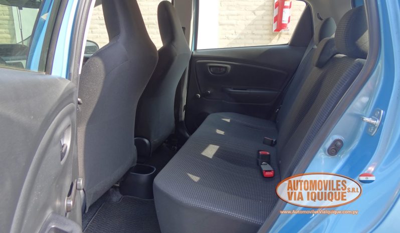 
								TOYOTA VITZ AÑO 2015 full									