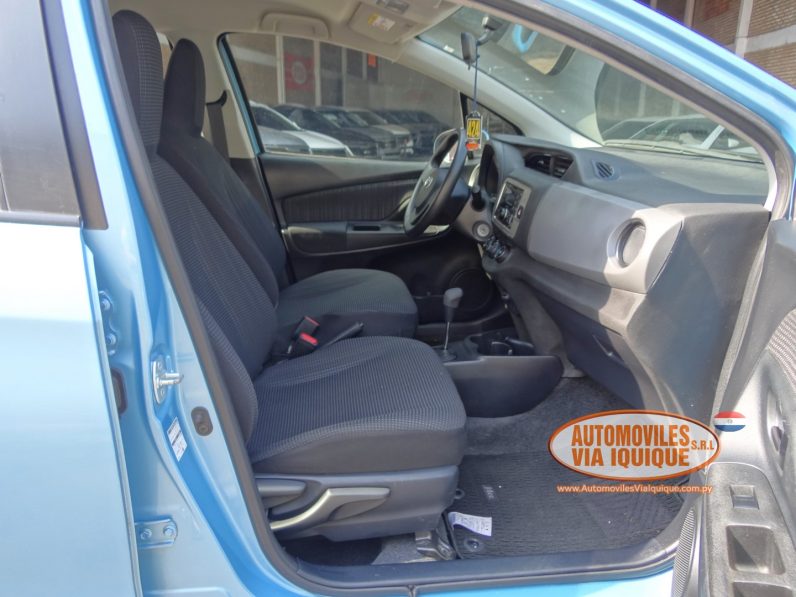 
								TOYOTA VITZ AÑO 2015 full									