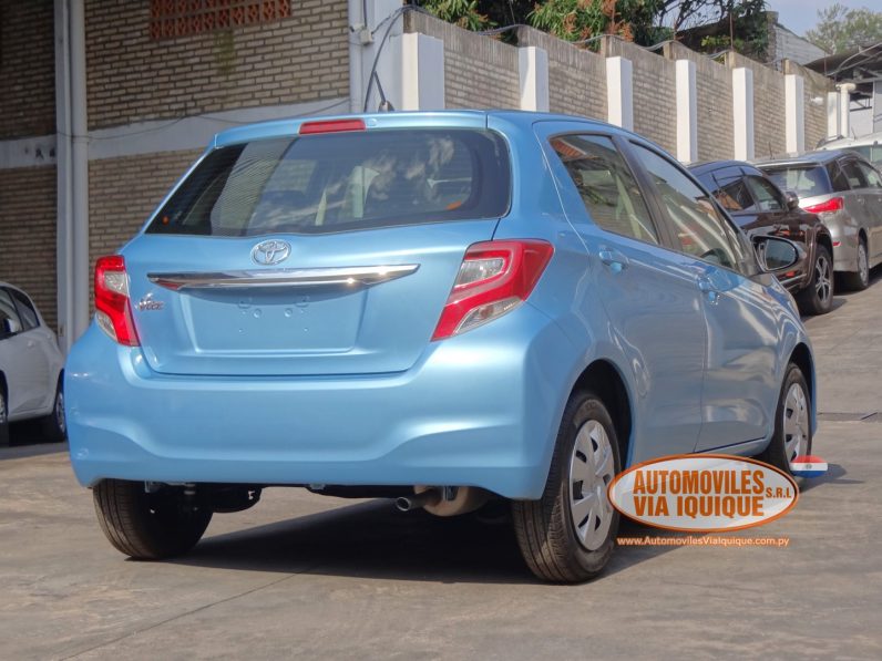 
								TOYOTA VITZ AÑO 2015 full									