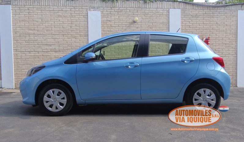 
								TOYOTA VITZ AÑO 2015 full									