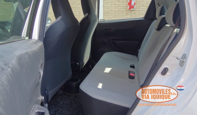 
								TOYOTA NEW VITZ AÑO 2013 full									