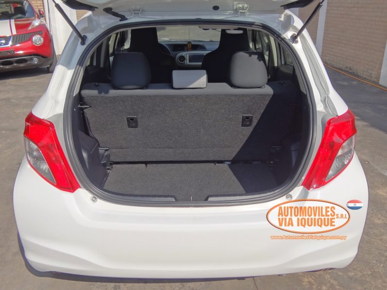 
								TOYOTA NEW VITZ AÑO 2013 full									