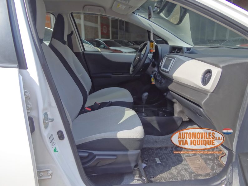 
								TOYOTA NEW VITZ AÑO 2013 full									