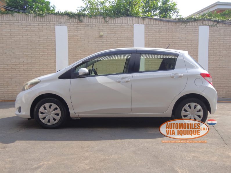 
								TOYOTA NEW VITZ AÑO 2013 full									