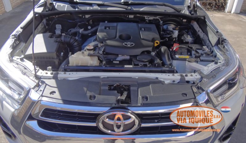 
								TOYOTA HILUX SRV AÑO 2022 full									