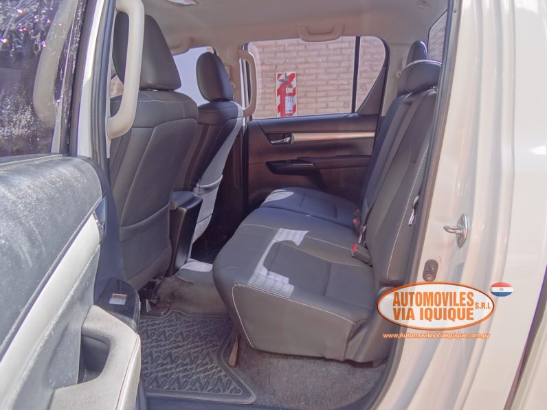 
								TOYOTA HILUX SRV AÑO 2022 full									