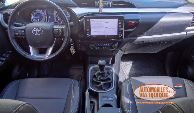 
								TOYOTA HILUX SRV AÑO 2022 full									