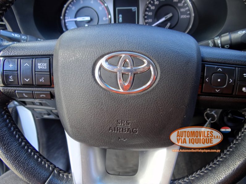 
								TOYOTA HILUX SRV AÑO 2022 full									
