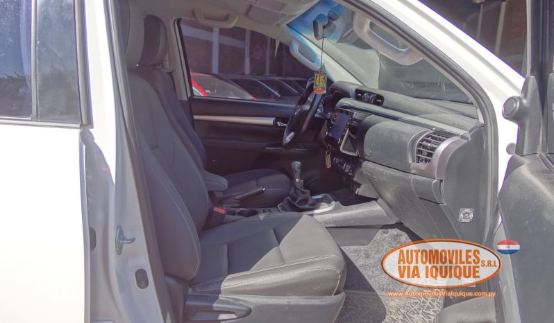 
								TOYOTA HILUX SRV AÑO 2022 full									