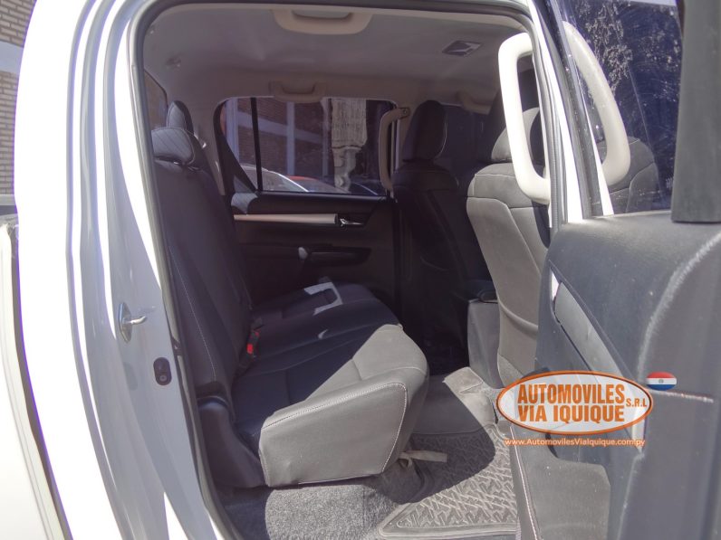 
								TOYOTA HILUX SRV AÑO 2022 full									