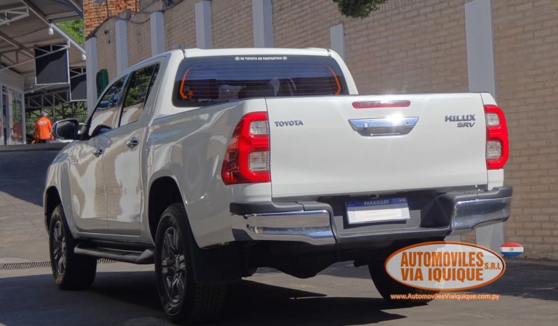 
								TOYOTA HILUX SRV AÑO 2022 full									