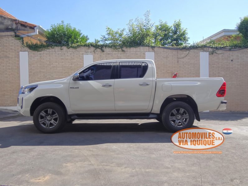 
								TOYOTA HILUX SRV AÑO 2022 full									