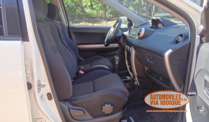 
								TOYOTA IST AÑO 2004 full									