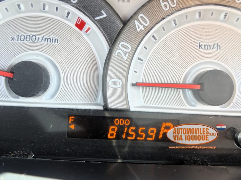 
								TOYOTA SIENTA AÑO 2014 full									