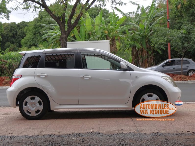 
								TOYOTA IST AÑO 2006 full									