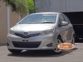 TOYOTA VITZ AÑO 2013