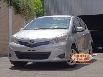 TOYOTA VITZ AÑO 2013