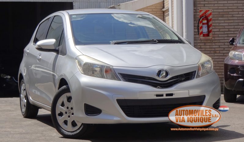 
								TOYOTA VITZ AÑO 2013 full									