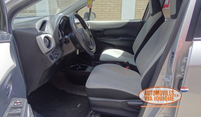 
								TOYOTA VITZ AÑO 2013 full									