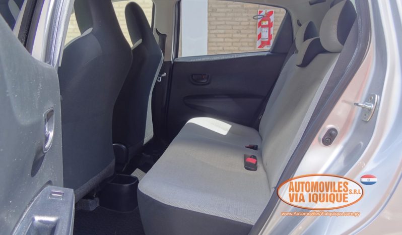 
								TOYOTA VITZ AÑO 2013 full									