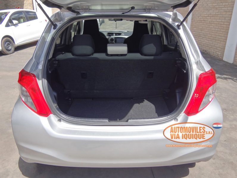 
								TOYOTA VITZ AÑO 2013 full									